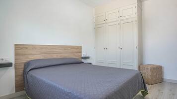 2 chambres, fer et planche Ă repasser, Wi-Fi gratuit, draps fournis