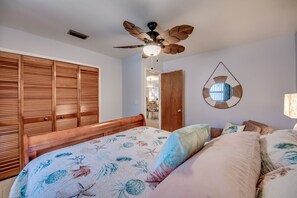 2 bedrooms, desk, iron/ironing board, travel crib
