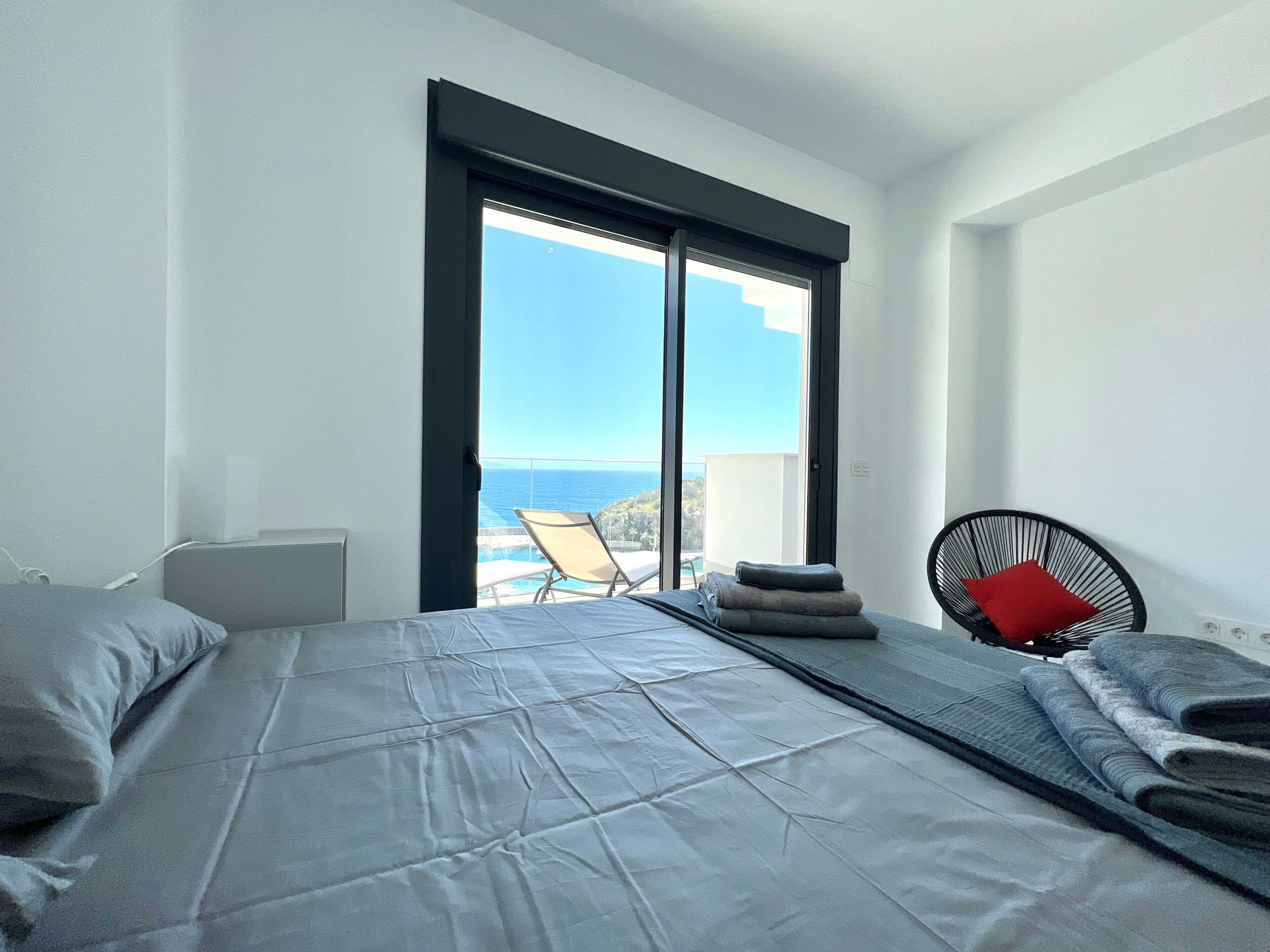 3 chambres, fer et planche à repasser, Wi-Fi gratuit, draps fournis