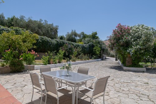 Chalet 'Casa El Molino' with Mountain View, Wi-Fi and Air Conditioning