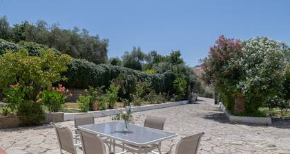 Chalet 'Casa El Molino' with Mountain View, Wi-Fi and Air Conditioning