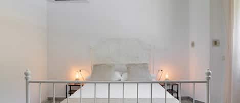 5 عدّة غرف نوم ومكواة/لوح كي وواي فاي مجانًا وملاءات أسرّة