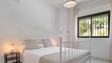 5 dormitorios, tabla de planchar con plancha, wifi gratis y ropa de cama