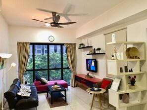 Familjelägenhet | Vardagsrum | 40-tums LCD-tv med digitalkanaler och tv