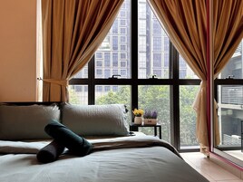 Családi apartman | 3 hálószoba, íróasztal és laptophoz jól használható munkafelület