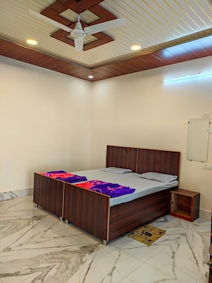 Room - LD Guest House Ayodhya (Faizabad)