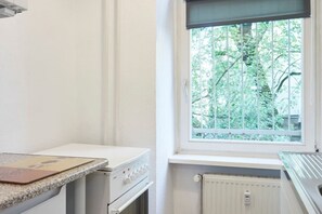 Fridge, microwave, oven, stovetop - TOP SPOT MITTE . THE PLACE TO BE ! (Berlin)