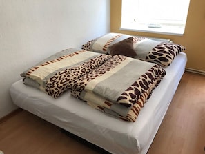 2 Schlafzimmer, Bügeleisen/Bügelbrett, Reisekinderbett, WLAN