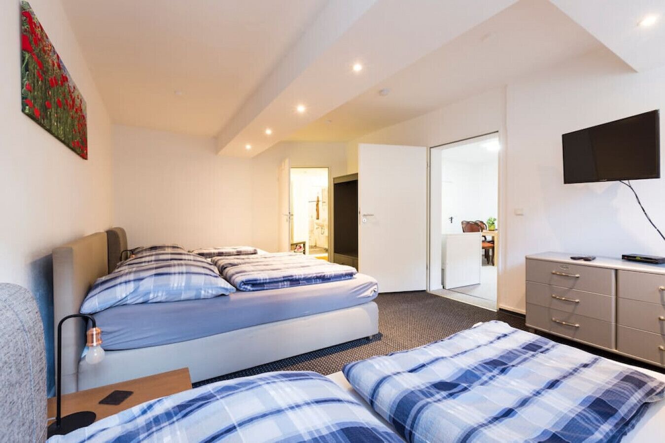 1 bedroom, iron/ironing board, travel crib, WiFi