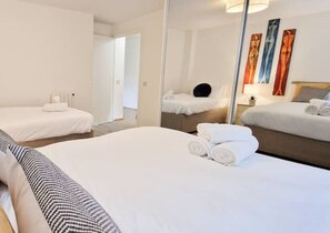 2 habitaciones, tabla de planchar con plancha y wifi gratis 