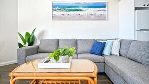 Smart TV, table tennis - Beachfront Choices - Beach, Lagoon, Spa ZE1 (Sunshine Coast)