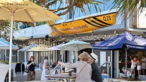Outdoor dining - Beachfront Choices - Beach, Lagoon, Spa ZE1 (Sunshine Coast)
