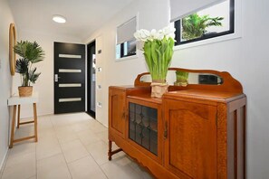 Interior - Lovely Beach House -Amazing Location, Pets - ZB9 (Sunshine Coast)