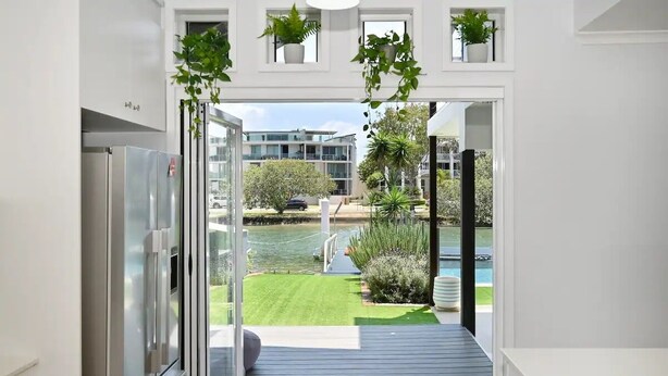Unclassified image, 1 of 29, button - Mooloolaba Escape / Waterfront Luxury Living (Sunshine Coast)