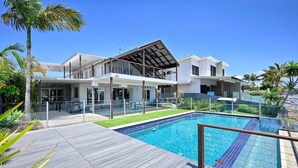Unclassified image, 5 of 29, button - Mooloolaba Escape / Waterfront Luxury Living (Sunshine Coast)
