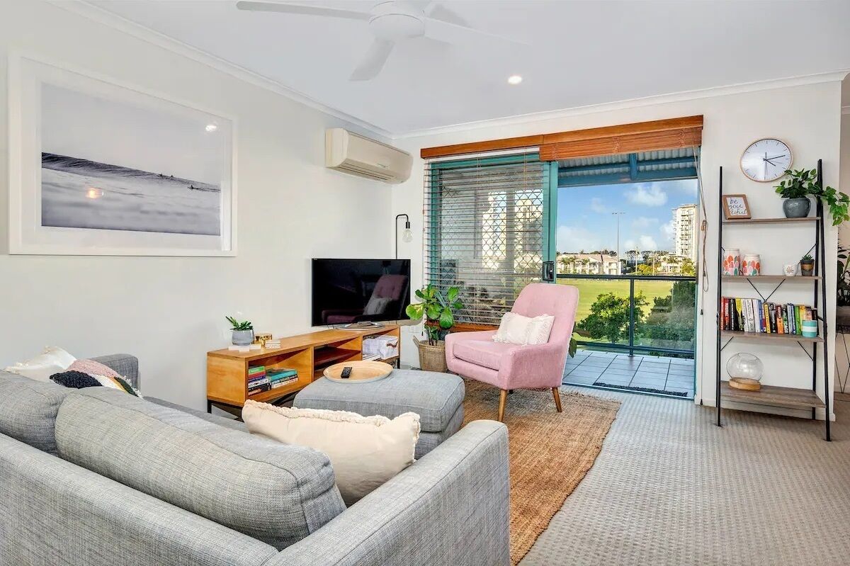 Maroochydore Beach, Park, Cafes, 4 Guests - ZB3