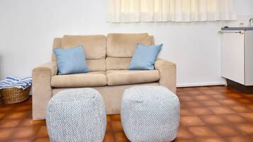 2nd Lounge