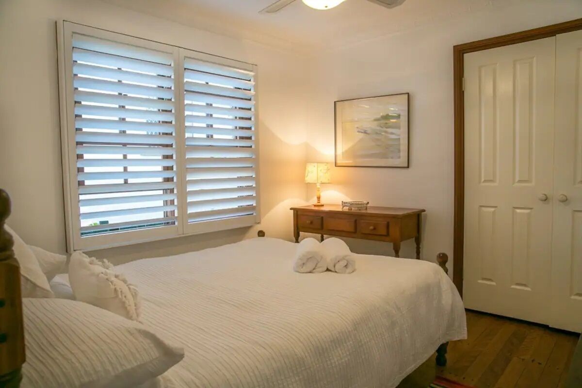 2 室のベッドルーム、アイロン / アイロン台、WiFi (無料)、ベッドシーツ