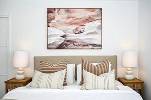 5 Schlafzimmer, Schreibtisch, Bügeleisen/Bügelbrett, kostenloses WLAN