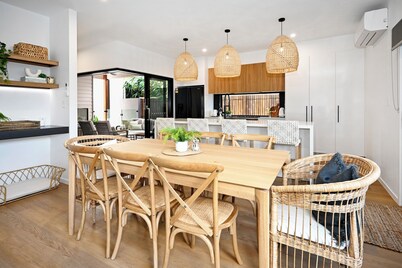Beachside Bokarina Escape | Coastal Comfort