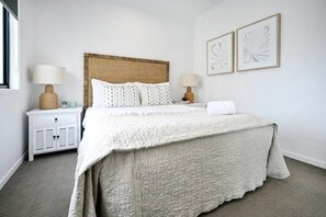 4 bedrooms, premium bedding, desk, iron/ironing board