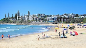 Beach - Stylish 2 b/r, 2 Bath Apartment - 4 Guests ZC5 (Sunshine Coast)