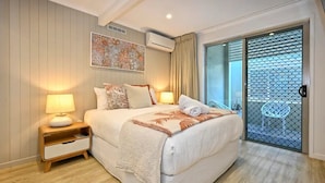 Room - Stylish 2 b/r, 2 Bath Apartment - 4 Guests ZC5 (Sunshine Coast)