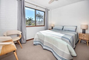 2 bedrooms, iron/ironing board, free WiFi, bed sheets - Kings Beach Relaxation - Pool, Beach ZE8 (Sunshine Coast)
