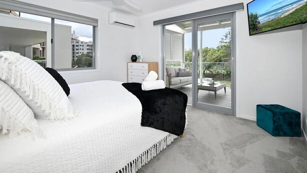 Unclassified image, 1 of 31, button - Stunning, Beachfront Dream Home - ZA3 (Sunshine Coast)