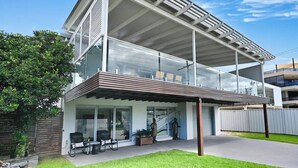 Unclassified image, 3 of 31, button - Stunning, Beachfront Dream Home - ZA3 (Sunshine Coast)