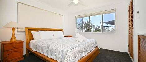 4 habitaciones, tabla de planchar con plancha y wifi gratis