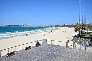 Beach nearby - Mooloolaba Getaway - Perfect location ZD5 (Sunshine Coast)