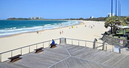 Mooloolaba Getaway - Perfect location ZD5