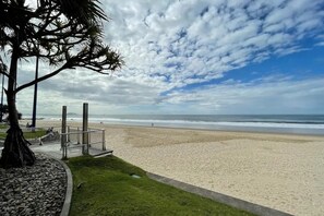 Beach nearby - Mooloolaba Perfect - beach, wharf, dining ZE2 (Sunshine Coast)