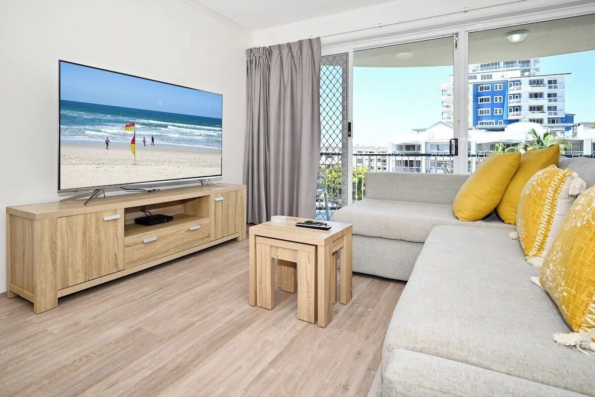 Beachside 2 B/R, 2 Bath & Private Roof Terrace ZB4