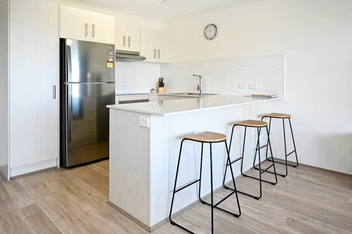 Beachside 2 B/R, 2 Bath & Private Roof Terrace ZB4