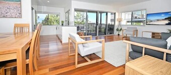 Spacious New 2 bedroom Kings Beach Townhouse ZF2