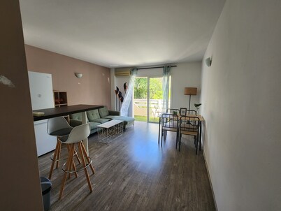 Appartement cosy en duplex avec jardin et cuisine à Trianon