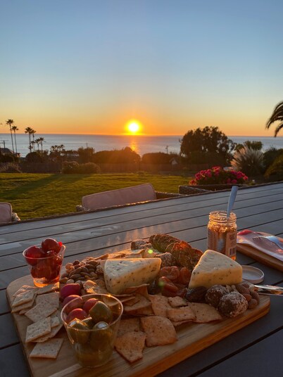 Malibu Beach House Sweeping Panoramic Views Walk 2 beach