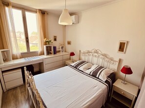 3 sovrum, skrivbord, strykjÀrn/strykbrÀda och gratis wi-fi
