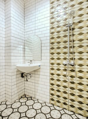 Deluxe Double Room | Bathroom