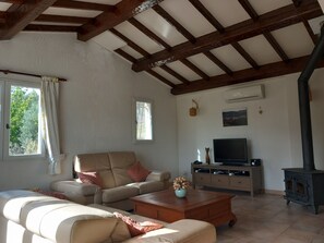 تلفزيون، مشغل دي في دي، كُتُب