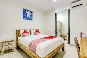 Deluxe Double Room | Desk, laptop workspace, free WiFi, bed sheets - Hotel O March 67 Stay (Denpasar)