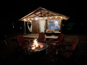 Terrace/patio - Rustic Cedar Waterfront Cabin 7 on Toledo Bend (Hemphill)