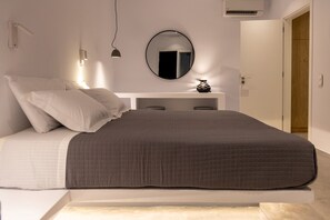 TRIANTAROS Premium Apartment, Private Pool | 1 개의 침실, 고급 침구, 오리/거위털 이불, 객실 내 금고