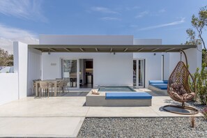 PYRGOS Grand Apartment, Private Pool | 露台
