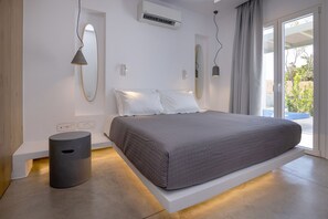 PYRGOS Grand Apartment, Private Pool | 1 habitación, ropa de cama de alta calidad y edredón 