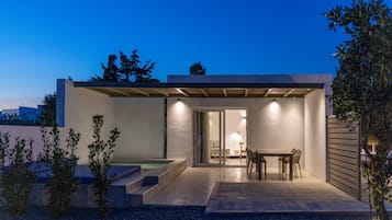 TRIANTAROS Premium Apartment, Private Pool | Terrace/patio