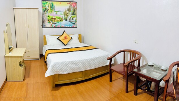 Traditional Double Room | Soundproofing, WiFi (free), bed sheets - Vân Anh Hotel (Hanoi)