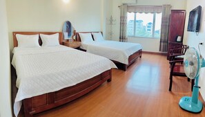 Soundproofing, free WiFi, bed sheets - Vân Anh Hotel (Hanoi)